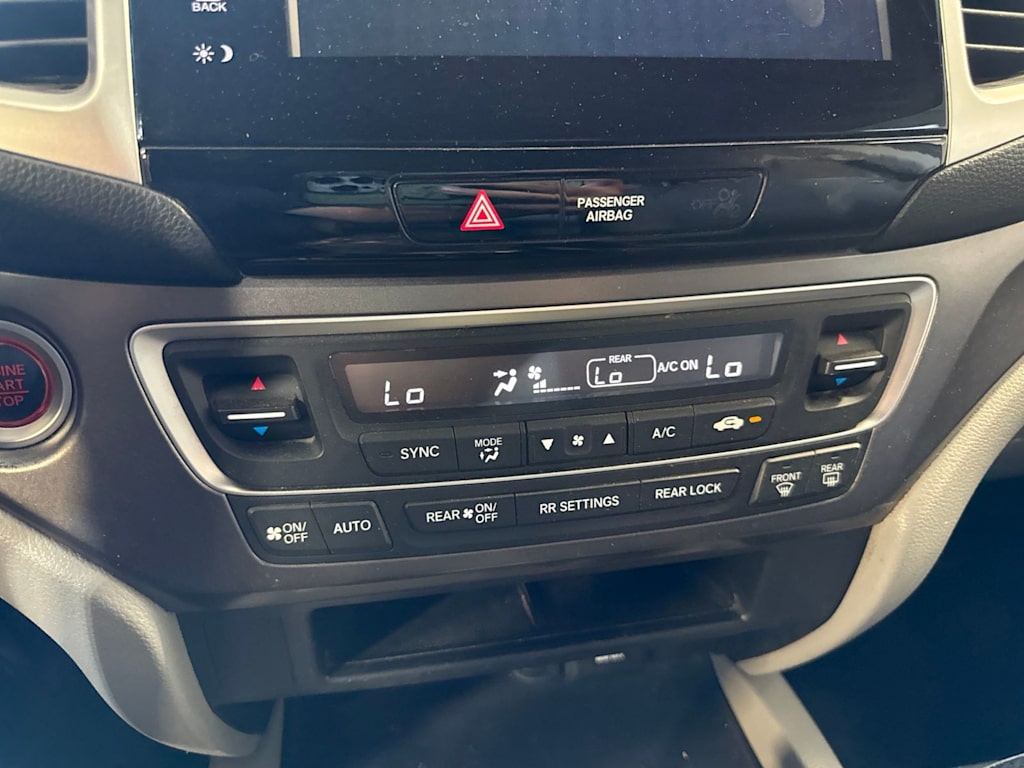 Thumbnail: 2016 Honda Pilot - 27