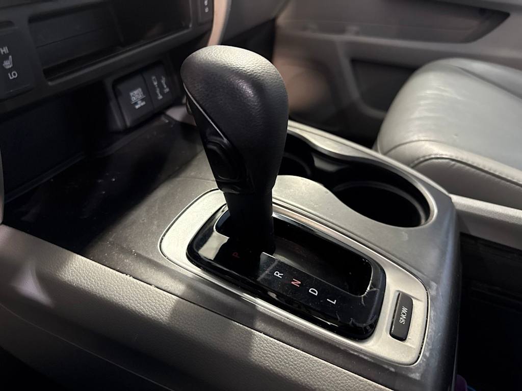 Thumbnail: 2017 Honda Pilot - 9