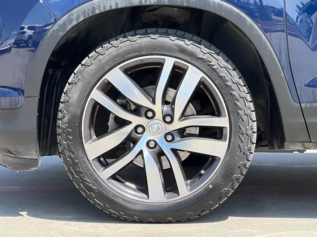 Thumbnail: 2017 Honda Pilot - 8