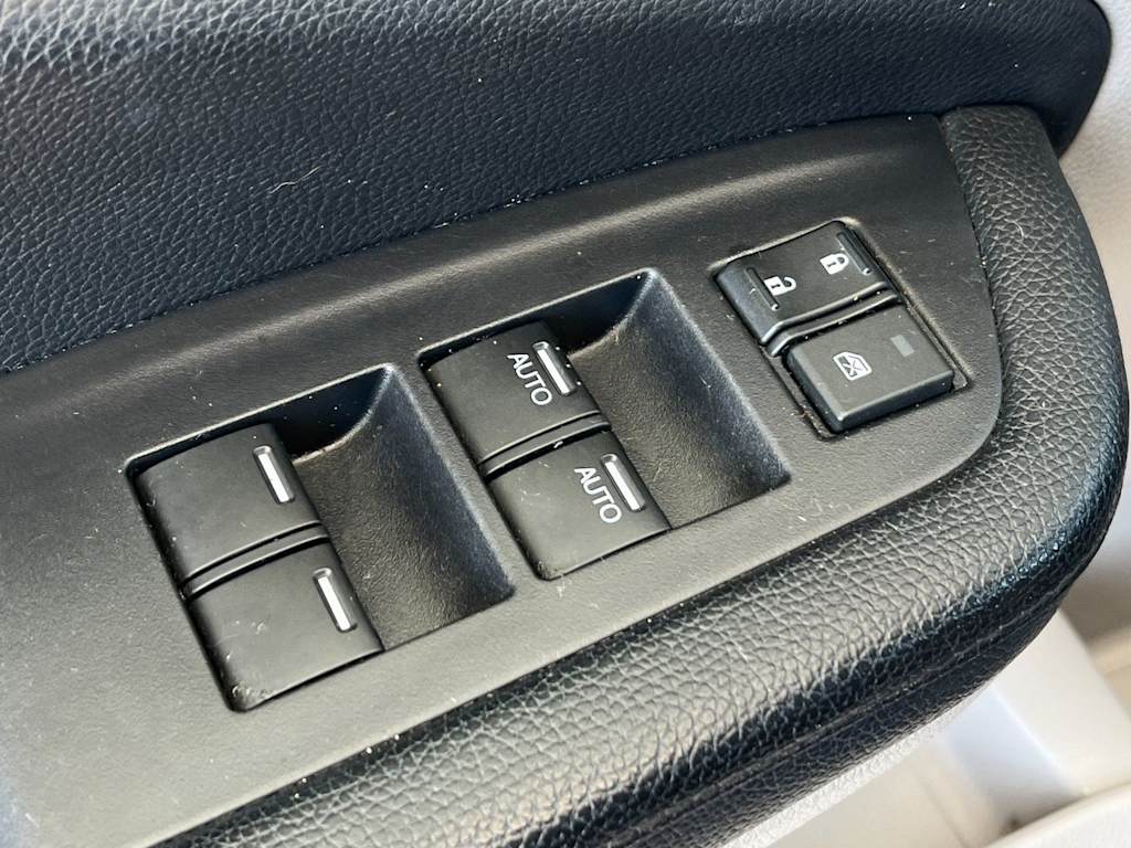 Thumbnail: 2017 Honda Pilot - 23
