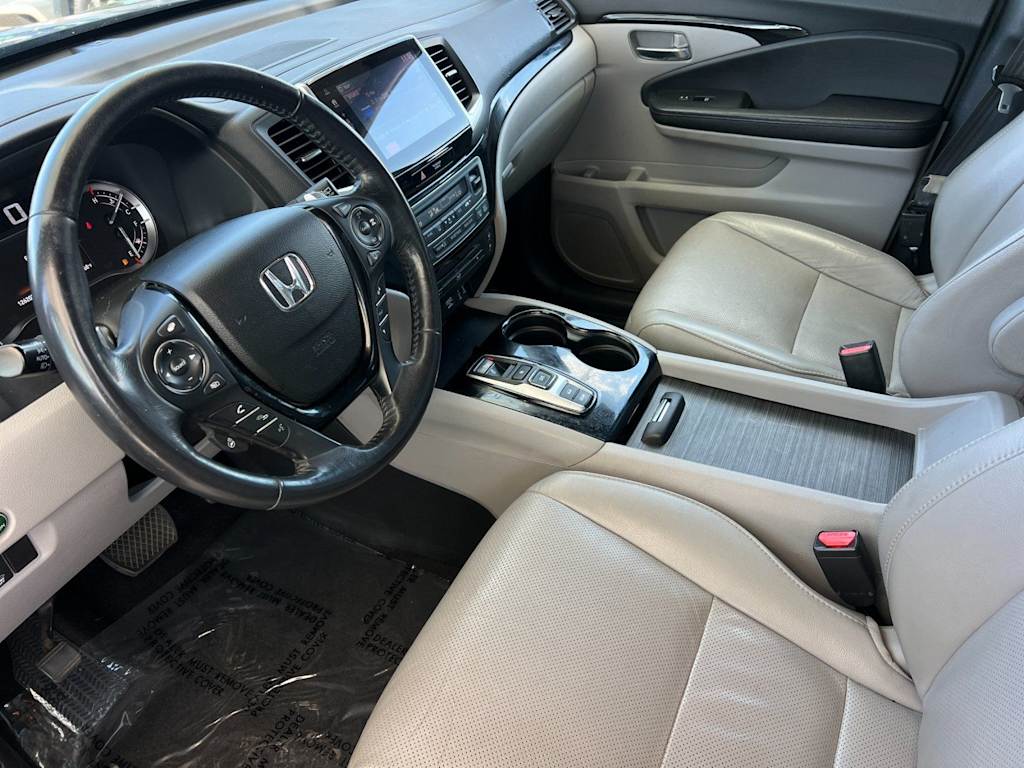 Thumbnail: 2017 Honda Pilot - 9