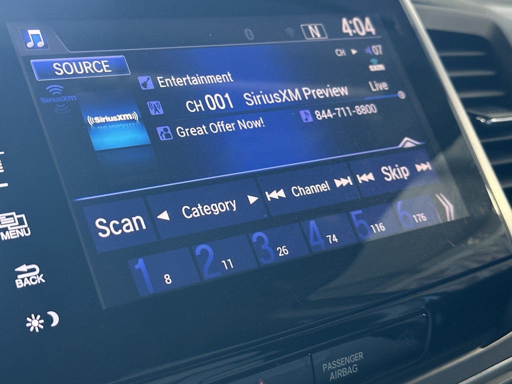 Thumbnail: 2017 Honda Pilot - 14