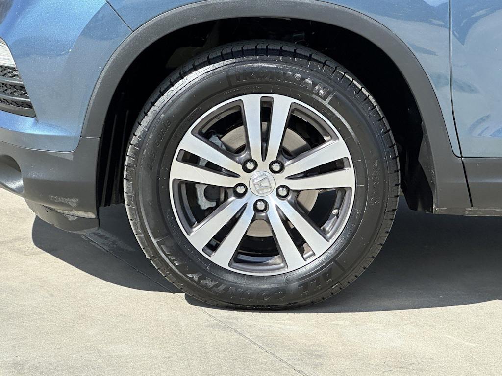Thumbnail: 2017 Honda Pilot - 8