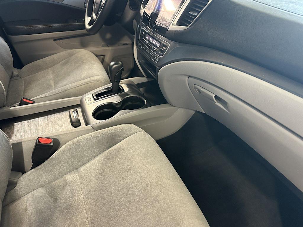 Thumbnail: 2017 Honda Pilot - 13