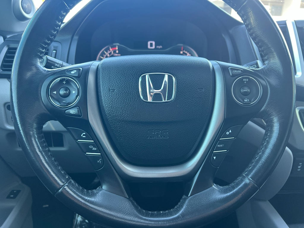 Thumbnail: 2017 Honda Pilot - 29