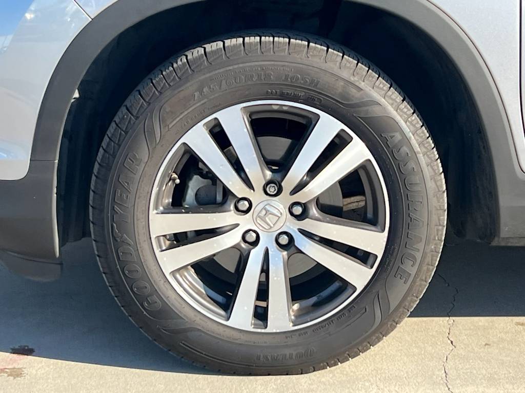 Thumbnail: 2017 Honda Pilot - 8