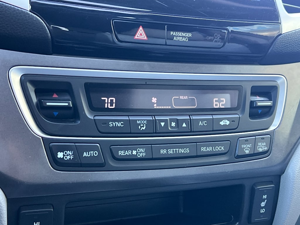 Thumbnail: 2017 Honda Pilot - 27