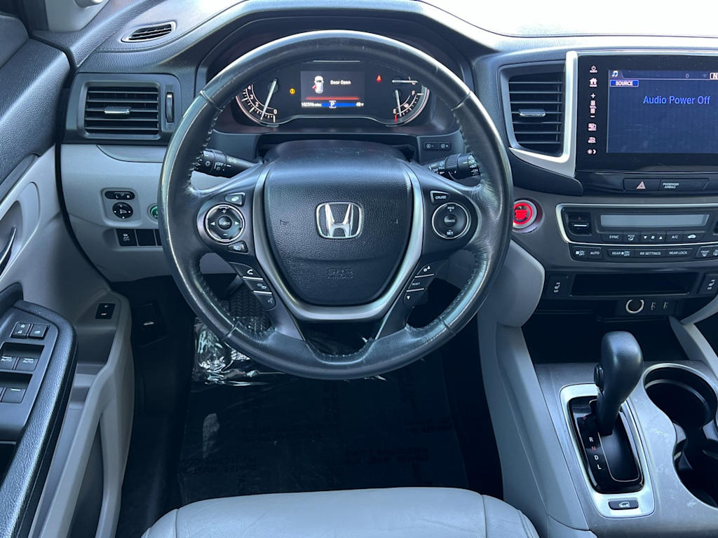 Thumbnail: 2017 Honda Pilot - 12