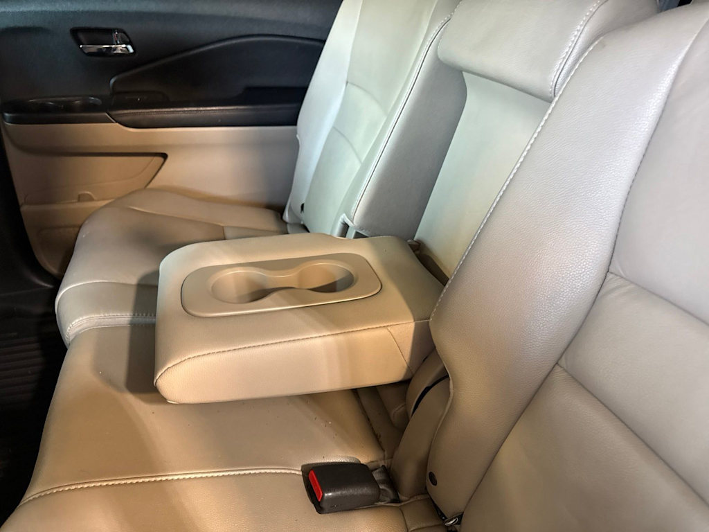 Thumbnail: 2017 Honda Pilot - 20