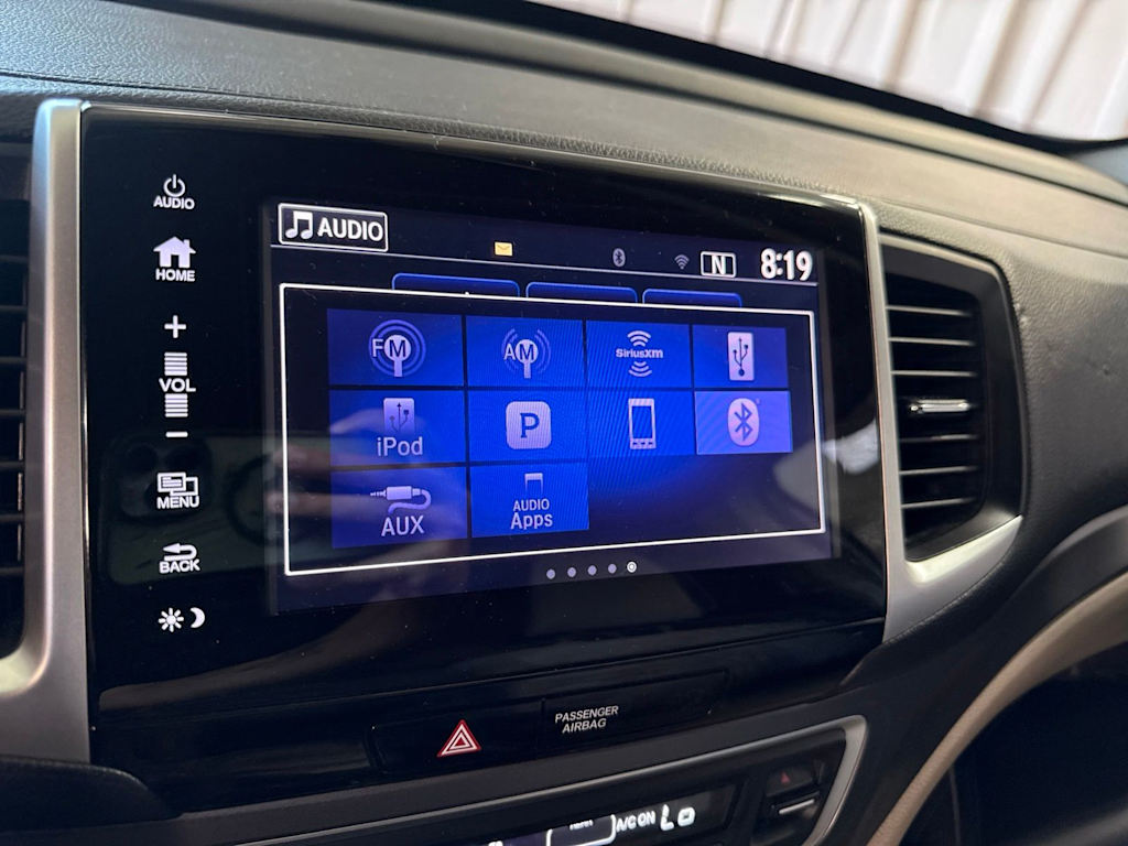 Thumbnail: 2017 Honda Pilot - 8