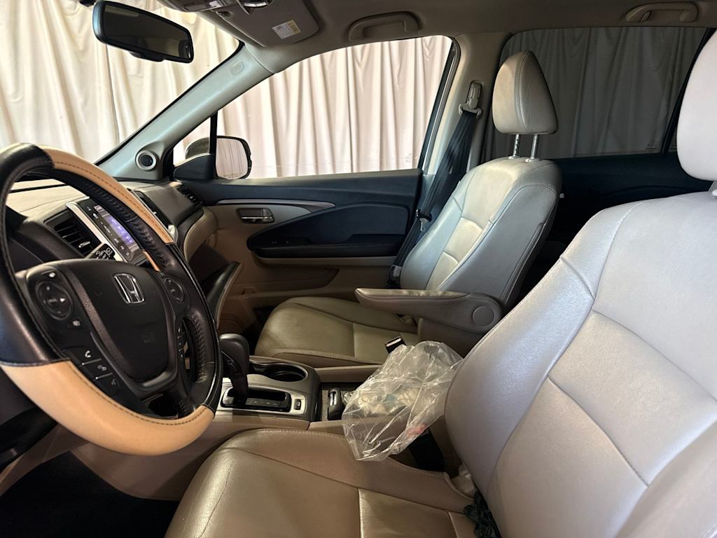Thumbnail: 2017 Honda Pilot - 6