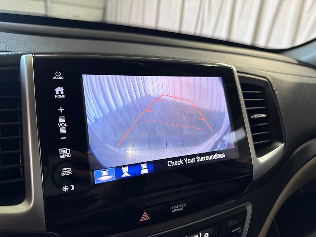 Thumbnail: 2017 Honda Pilot - 29