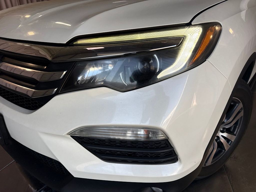 Thumbnail: 2017 Honda Pilot - 15