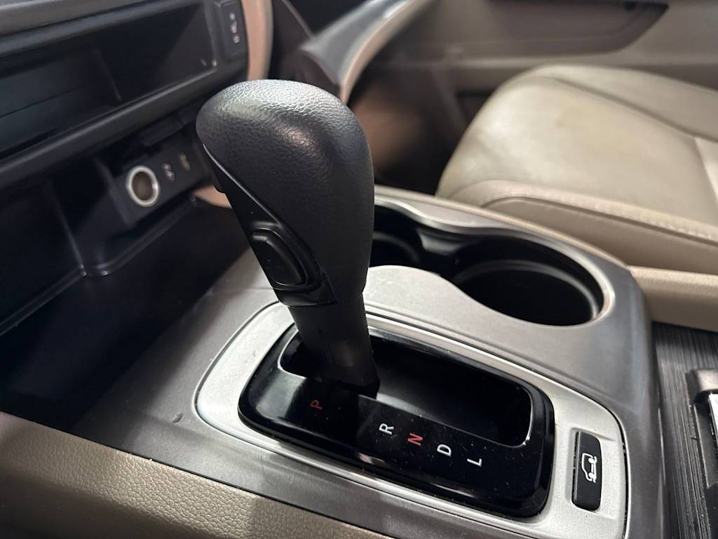 Thumbnail: 2017 Honda Pilot - 9