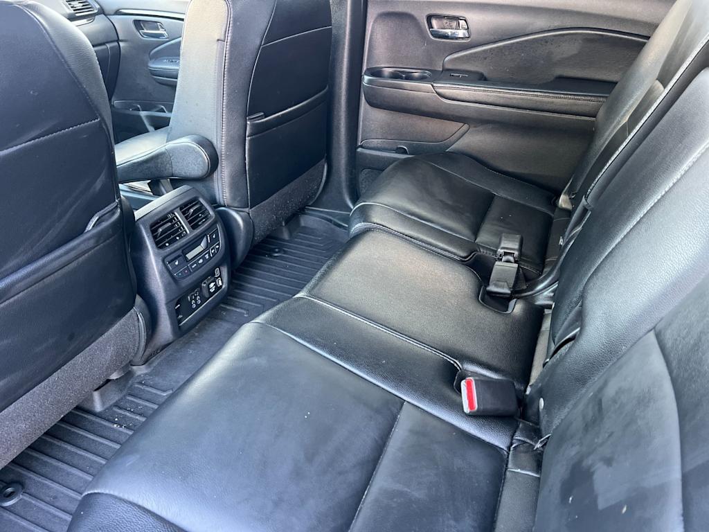 Thumbnail: 2019 Honda Pilot - 10