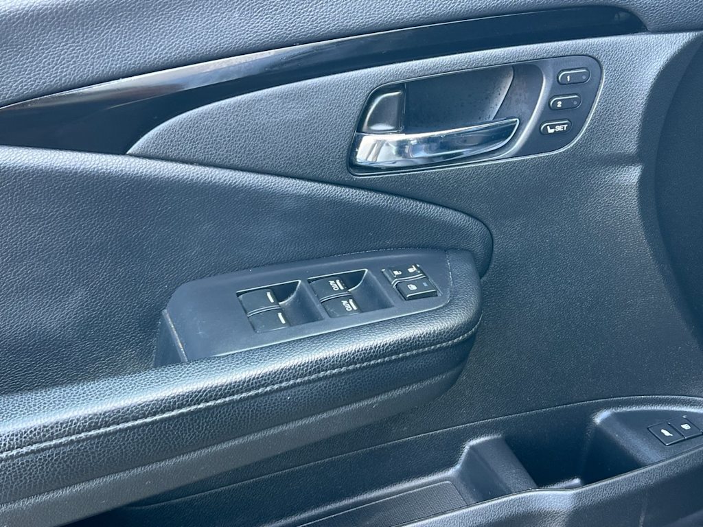 Thumbnail: 2019 Honda Pilot - 22