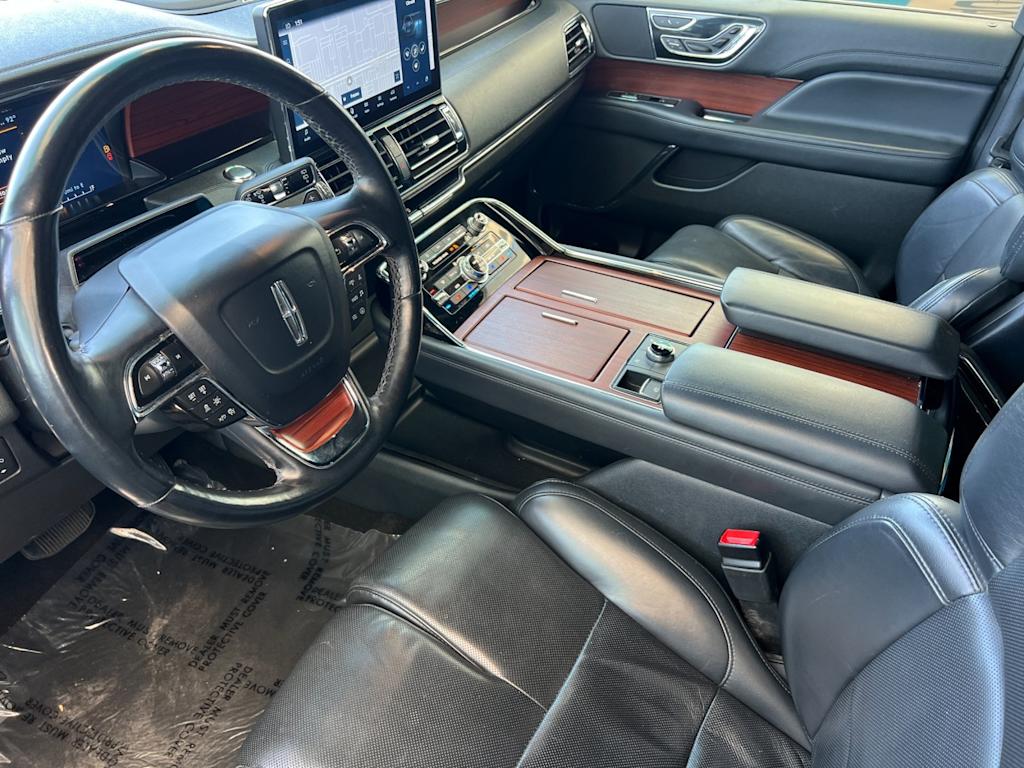 Thumbnail: 2023 Lincoln Navigator - 9