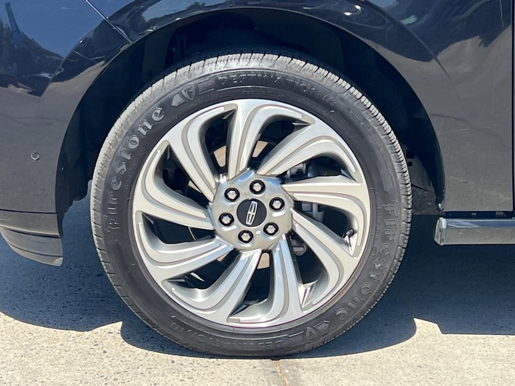 Thumbnail: 2023 Lincoln Navigator - 8