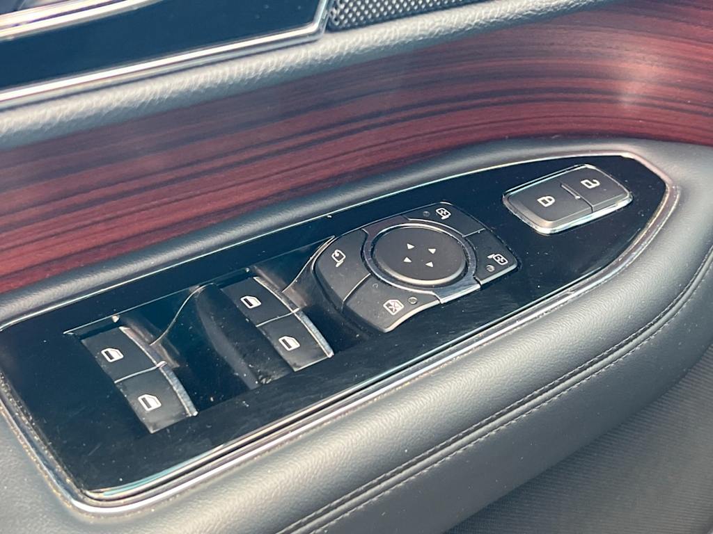 Thumbnail: 2023 Lincoln Navigator - 22