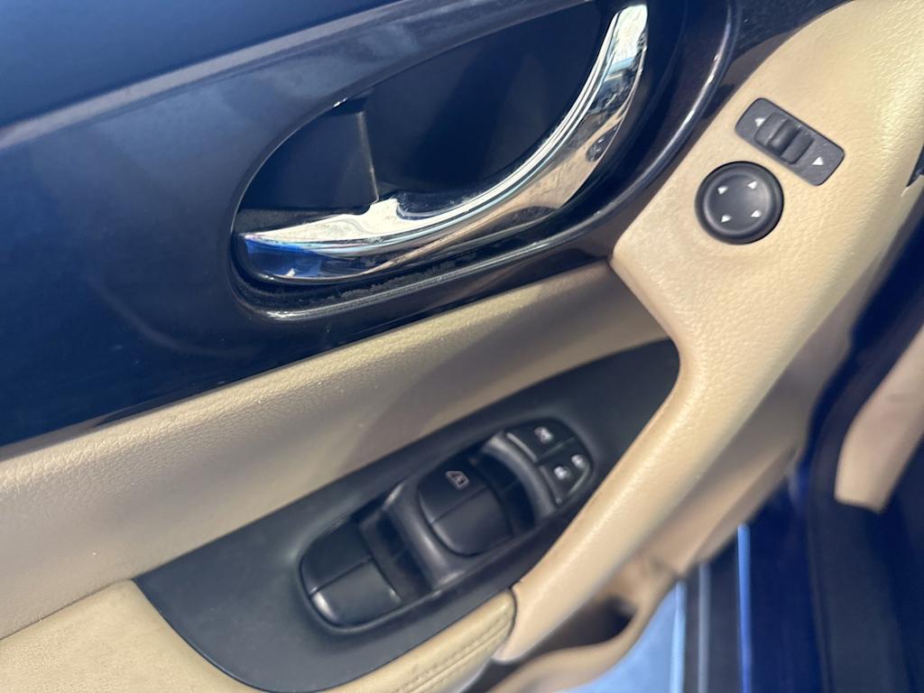 Thumbnail: 2019 Nissan Rogue - 24