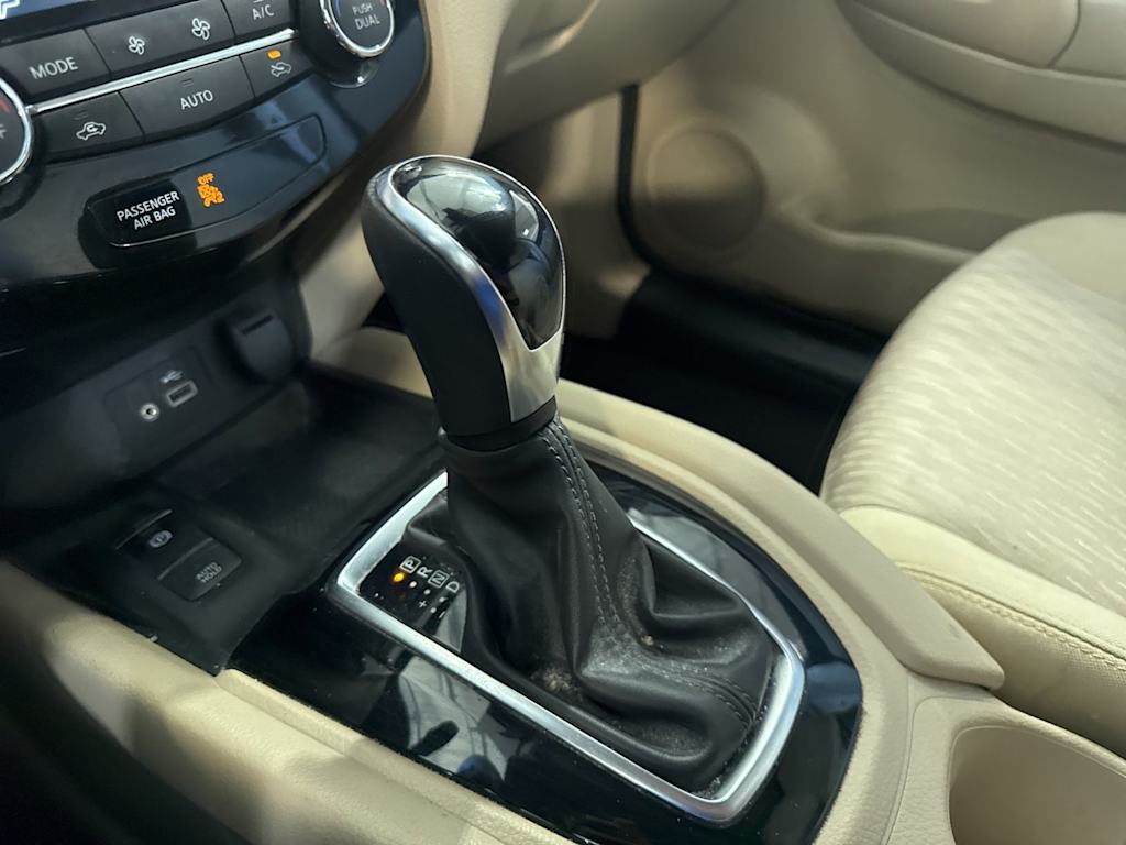 Thumbnail: 2019 Nissan Rogue - 11