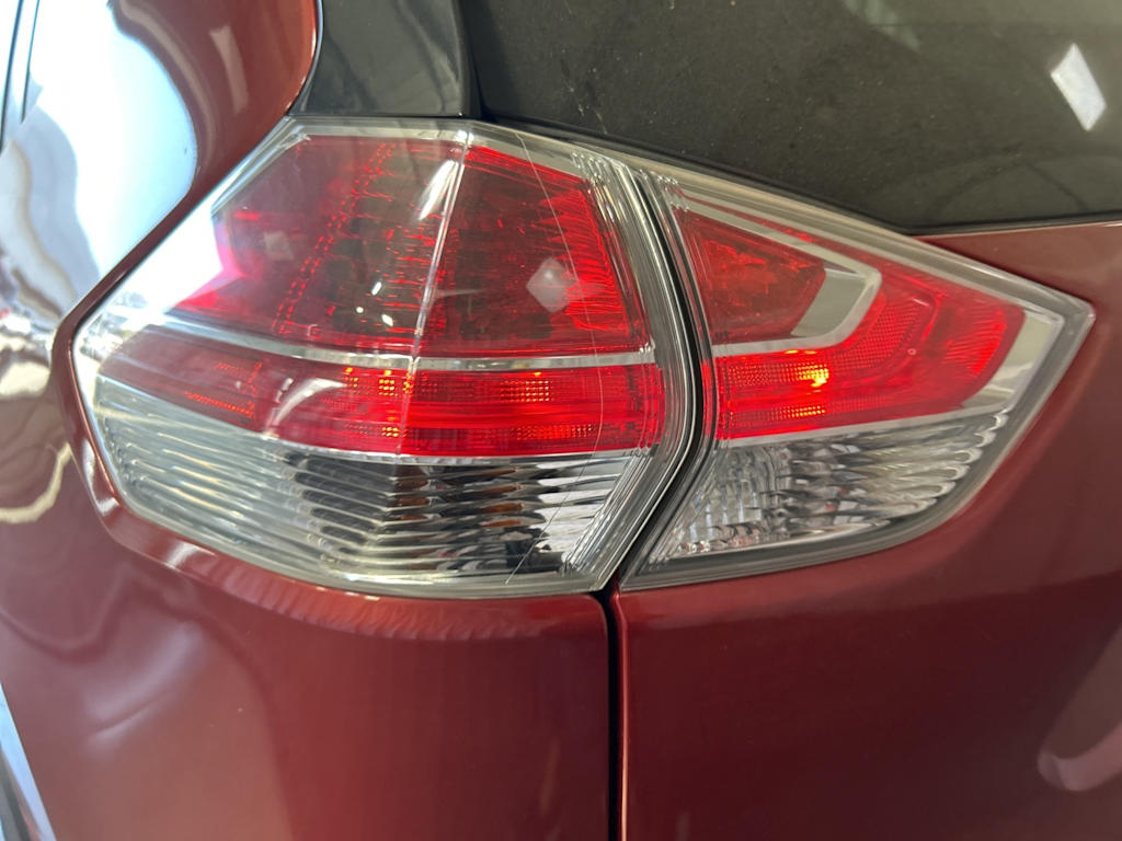 Thumbnail: 2016 Nissan Rogue - 21
