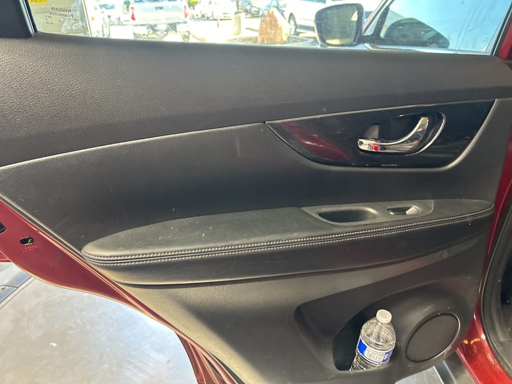 Thumbnail: 2016 Nissan Rogue - 24