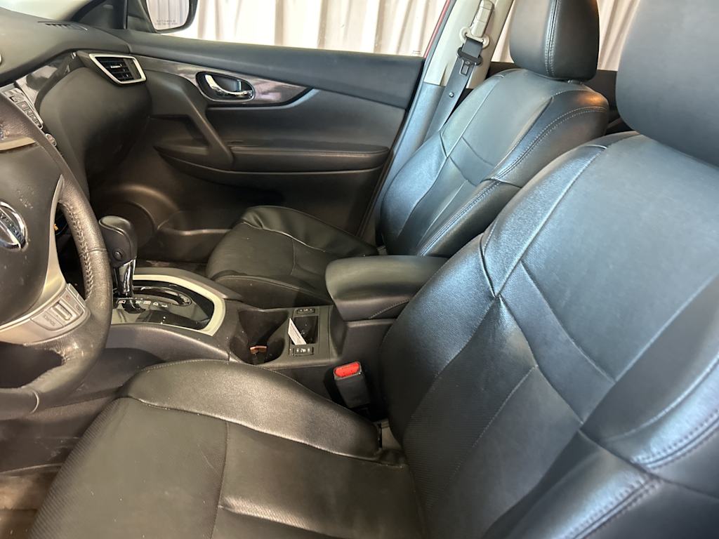 Thumbnail: 2016 Nissan Rogue - 8