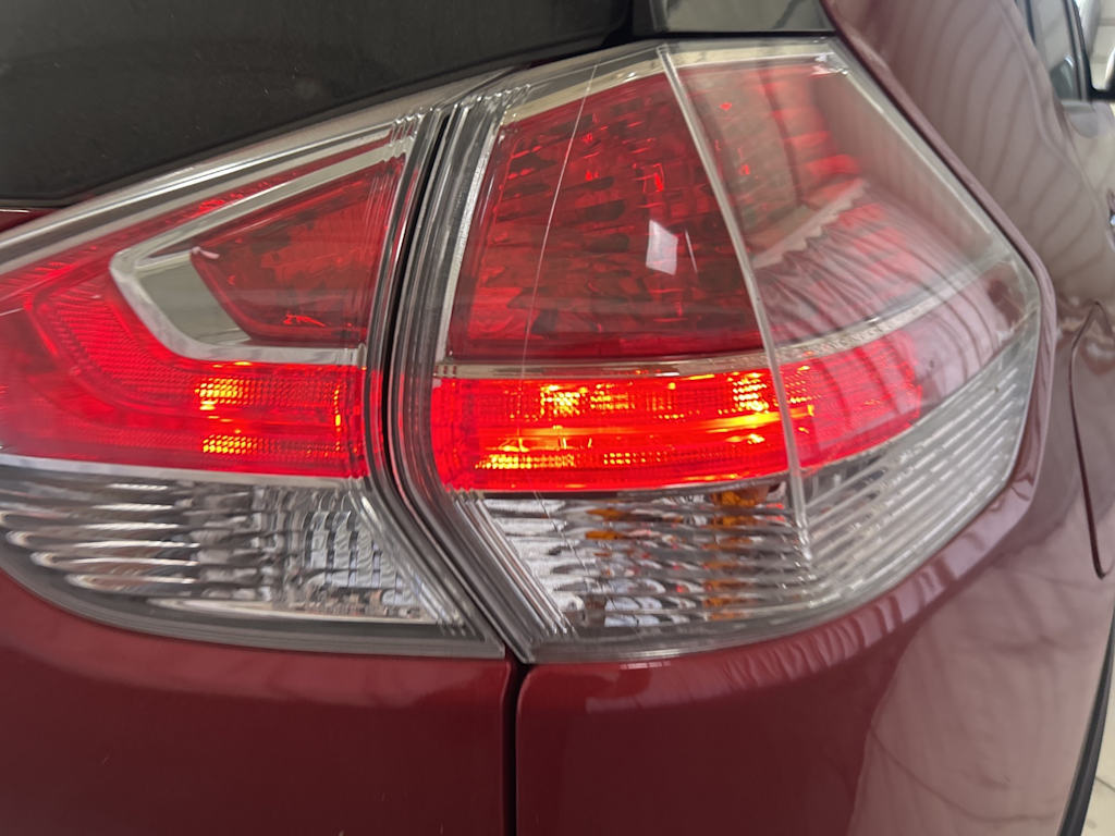 Thumbnail: 2016 Nissan Rogue - 17