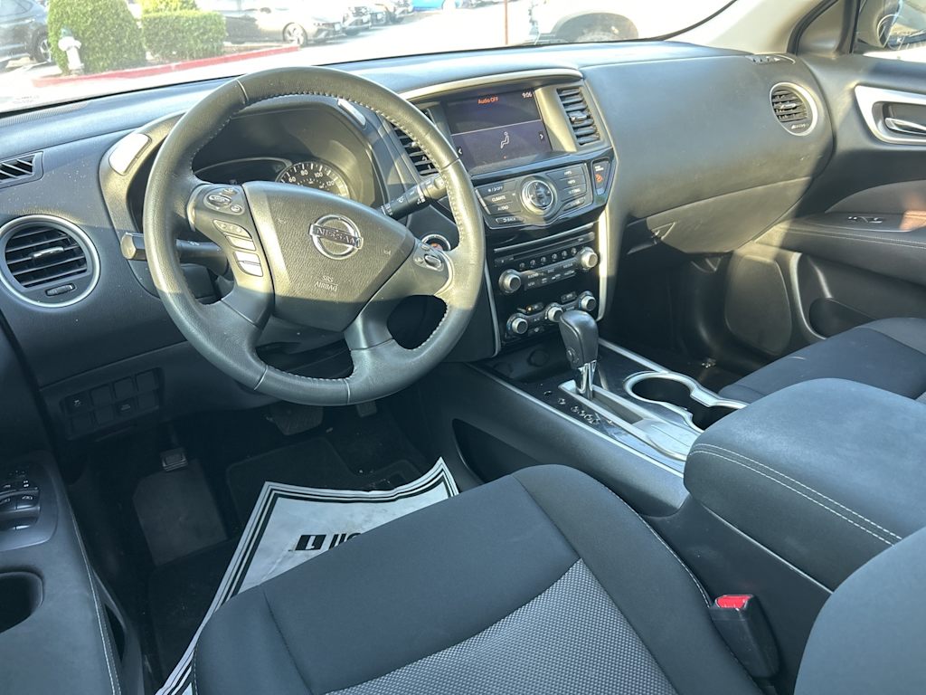 Thumbnail: 2017 Nissan Pathfinder - 2