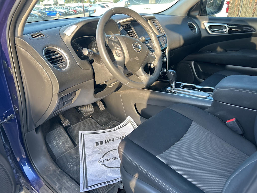 Thumbnail: 2017 Nissan Pathfinder - 7