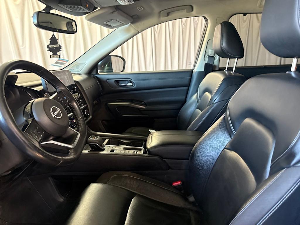 Thumbnail: 2022 Nissan Pathfinder - 8