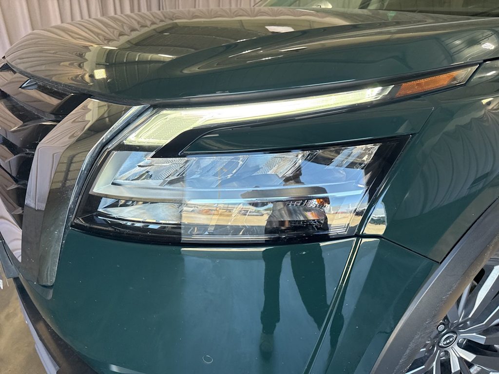 Thumbnail: 2024 Nissan Pathfinder - 18