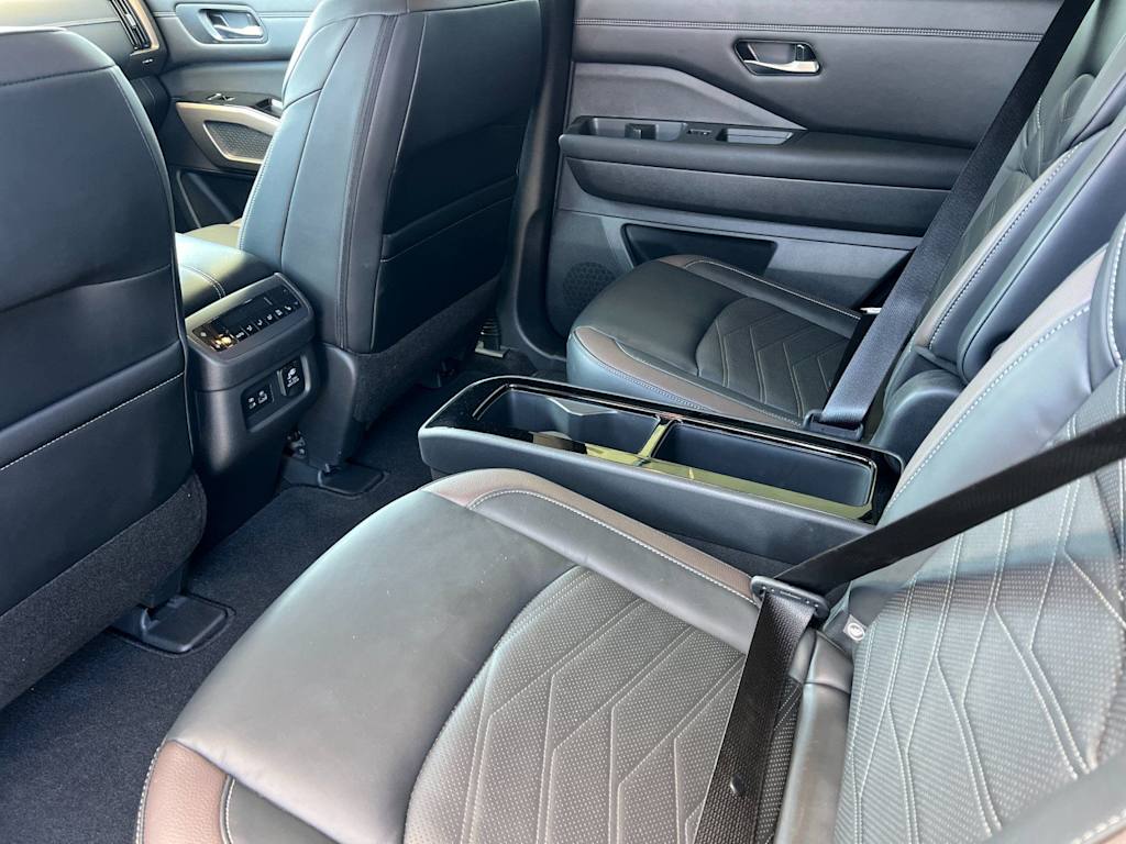 2023 Nissan Pathfinder Platinum - Photo 10