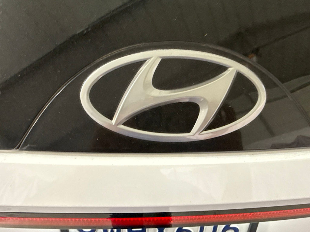 Thumbnail: 2022 Hyundai Tucson - 18