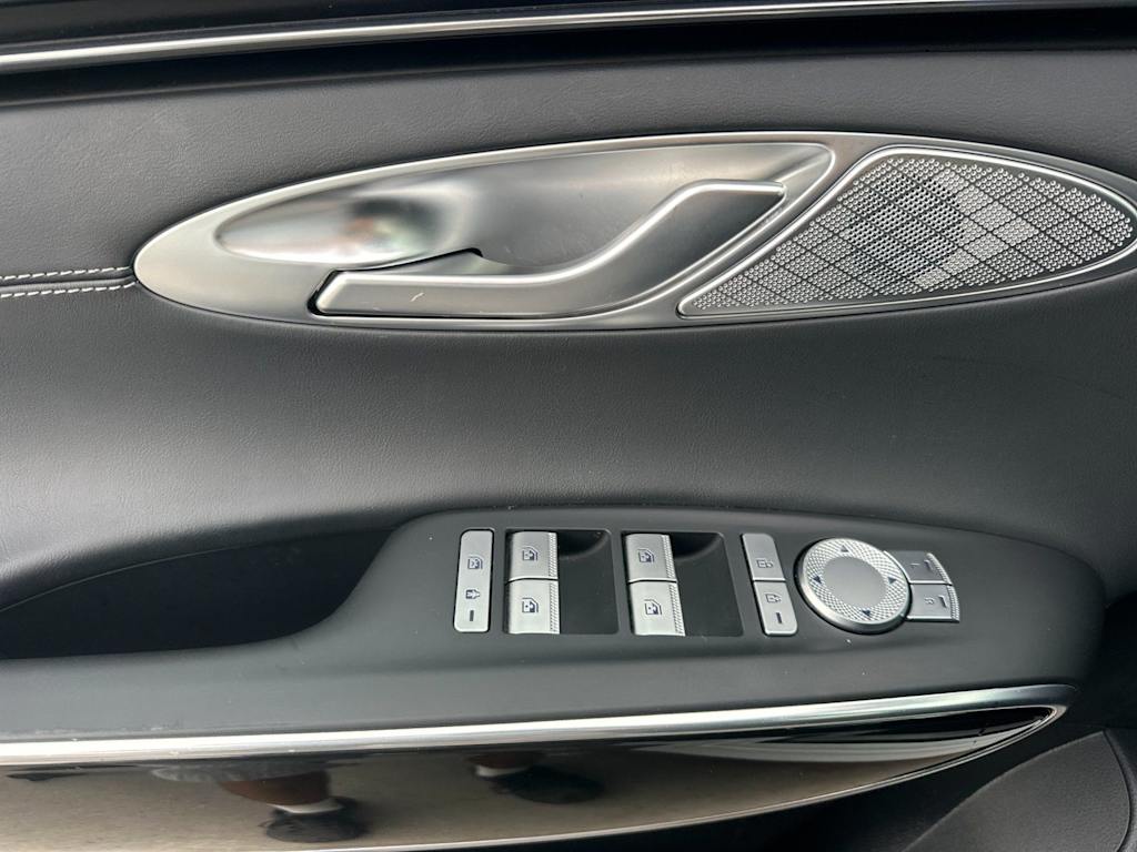 Thumbnail: 2025 Genesis GV70 - 22