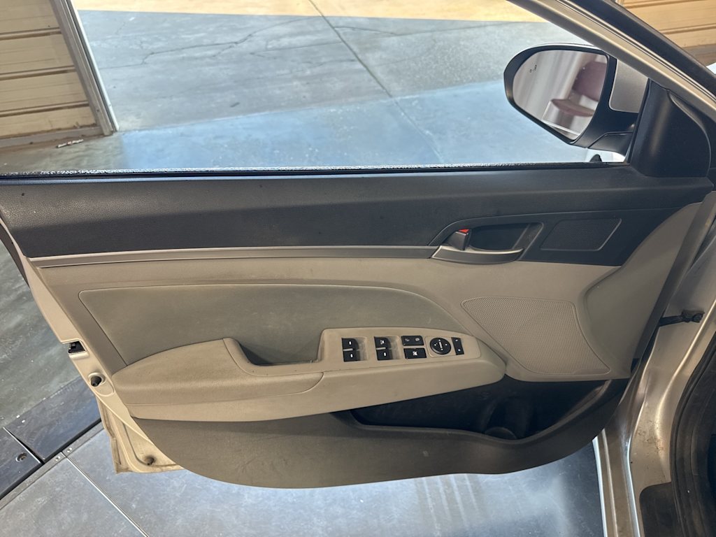 Thumbnail: 2018 Hyundai Elantra - 20