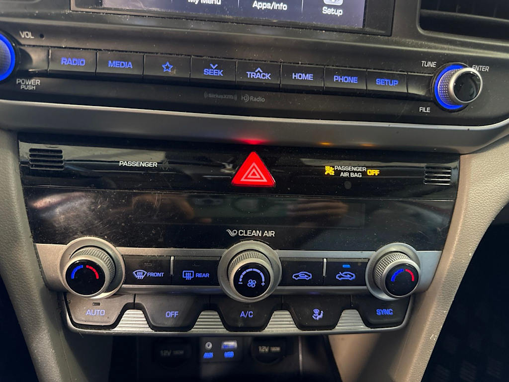Thumbnail: 2020 Hyundai Elantra - 24