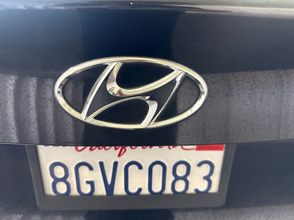 Thumbnail: 2018 Hyundai Elantra - 21