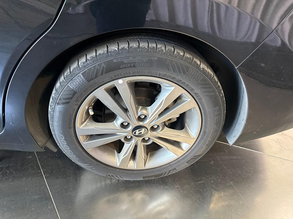 Thumbnail: 2018 Hyundai Elantra - 8