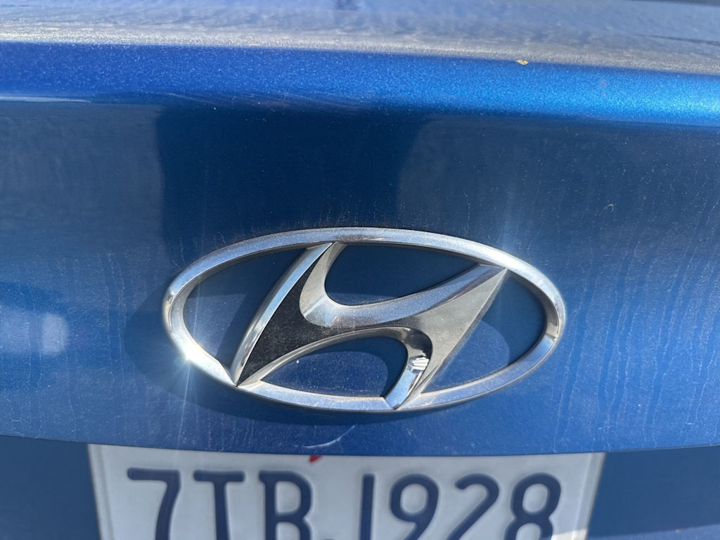 Thumbnail: 2017 Hyundai Elantra - 16