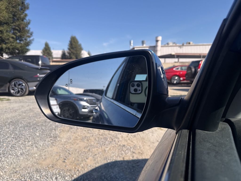 Thumbnail: 2017 Hyundai Elantra - 19