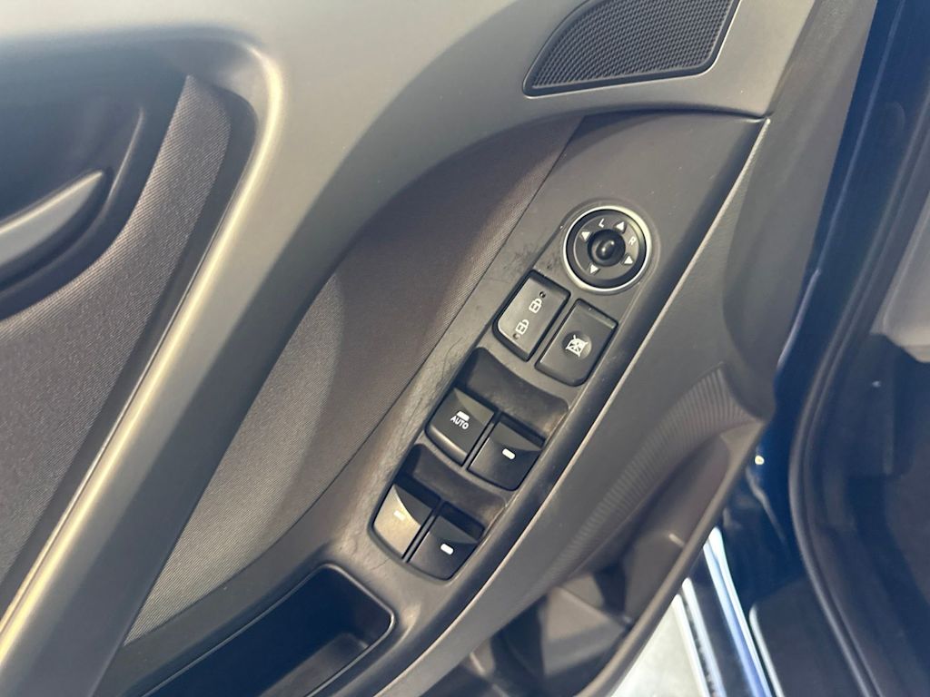 Thumbnail: 2016 Hyundai Elantra - 23