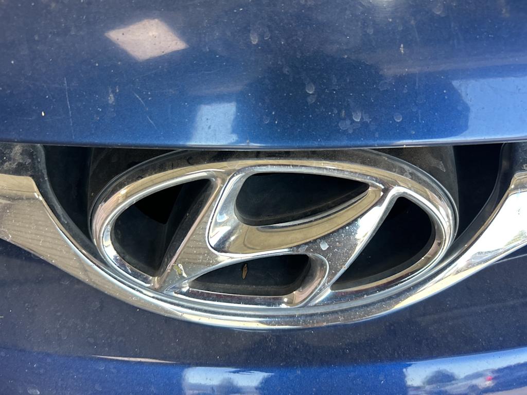 Thumbnail: 2015 Hyundai Elantra - 8