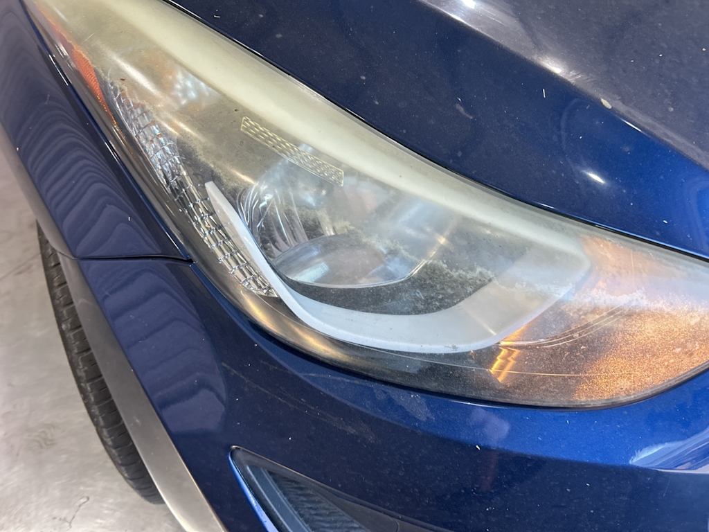 Thumbnail: 2015 Hyundai Elantra - 9