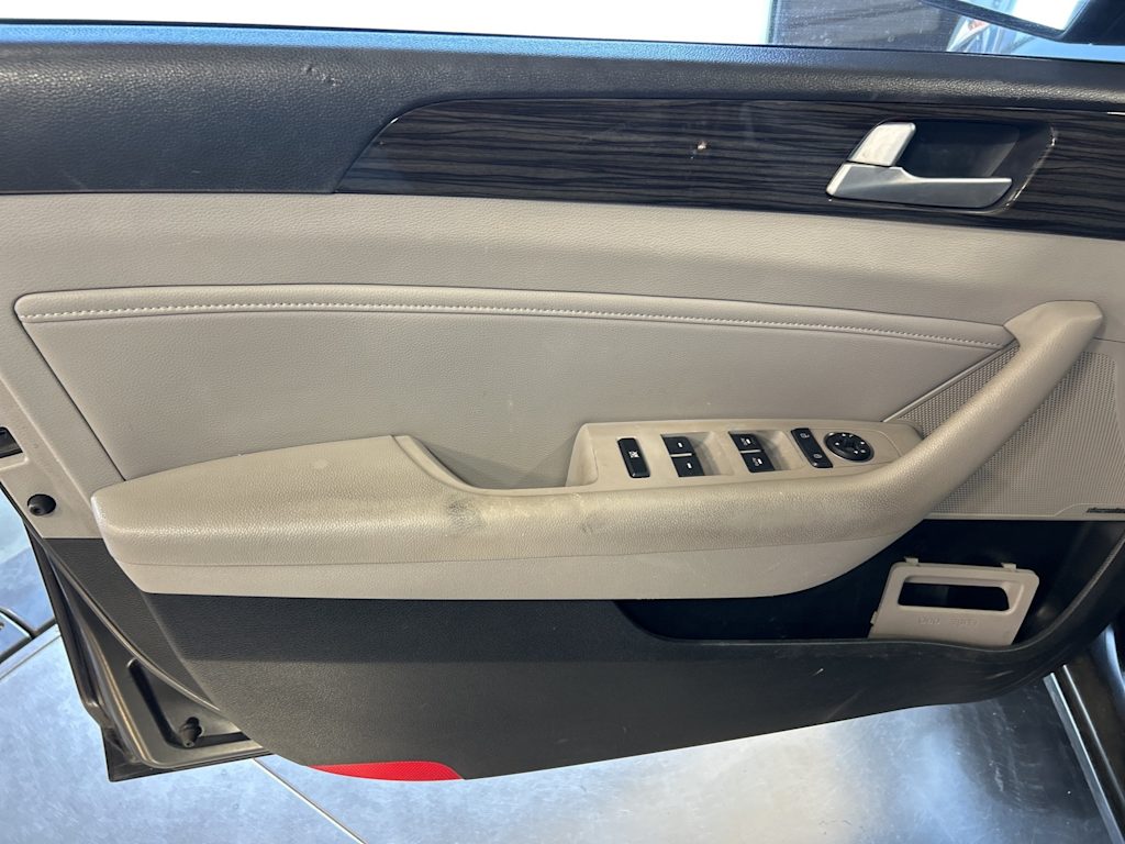2015 Hyundai Sonata Eco 26