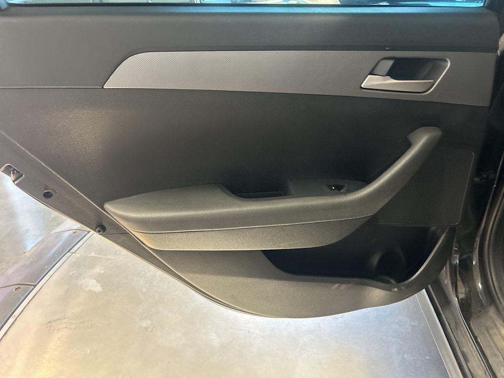Thumbnail: 2018 Hyundai Sonata - 25