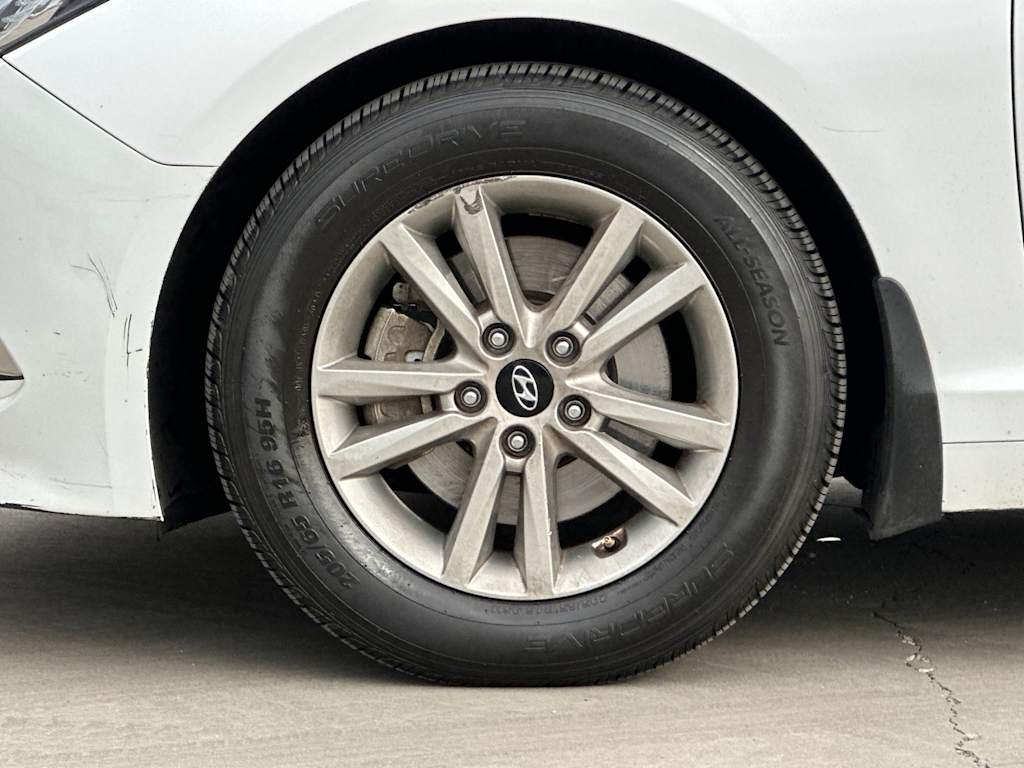 Thumbnail: 2015 Hyundai Sonata - 8