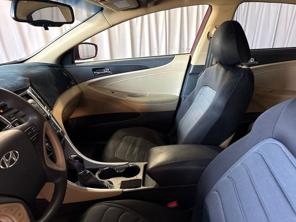 Thumbnail: 2014 Hyundai Sonata - 9