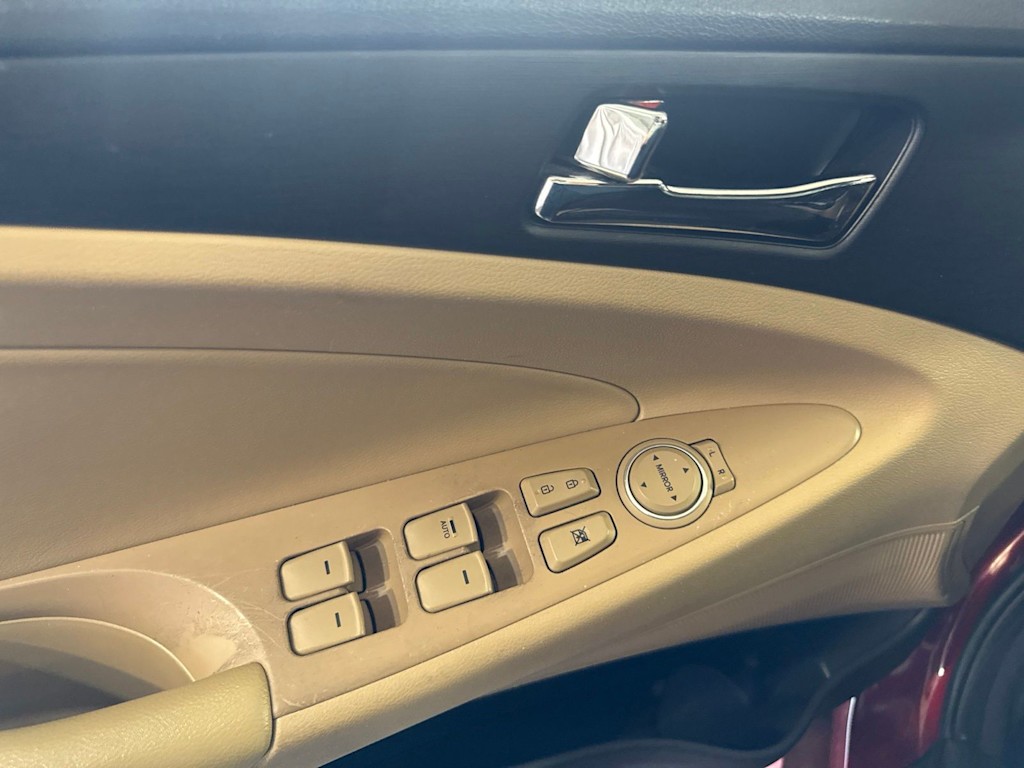 Thumbnail: 2014 Hyundai Sonata - 23